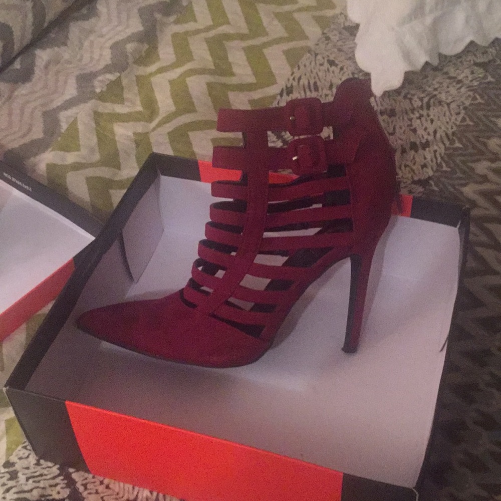 Guess daredevil heels